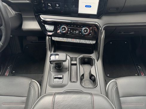 Used 2024 GMC Sierra 1500 AT4X image 11