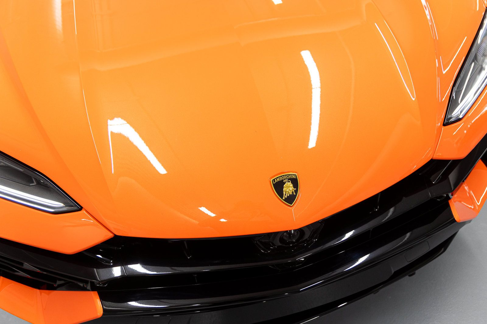 Used 2025 Lamborghini Urus S AWD/4WD image 13