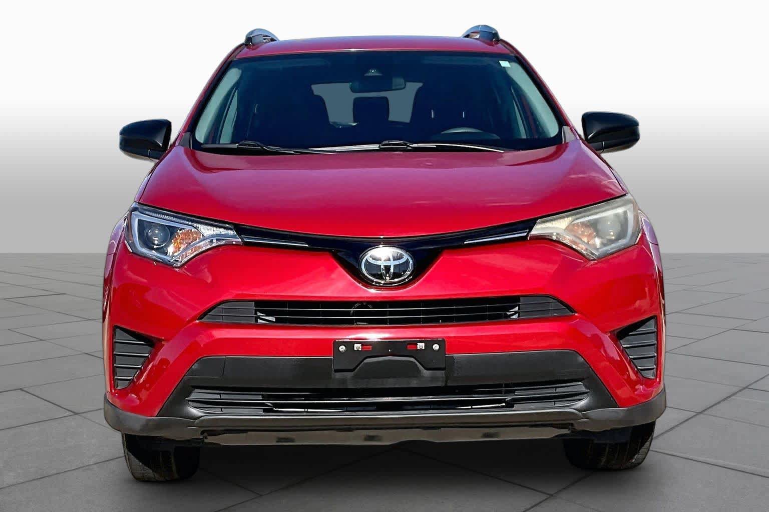 Used 2017 Toyota RAV4 LE FWD image 4