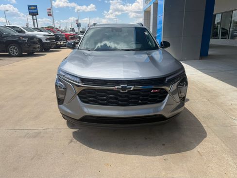 New 2026 Chevrolet Trax RS w/ Driver Confidence Package FWD image 11