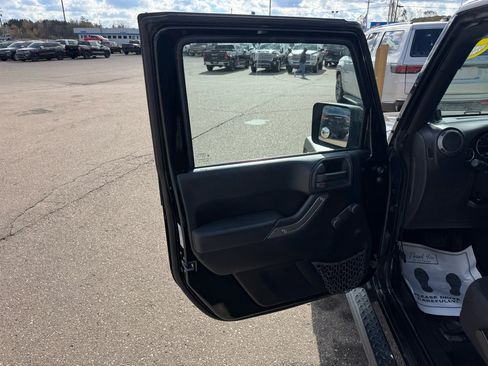 Used 2013 Jeep Wrangler Unlimited Sport w/ Dual Top Group image 14