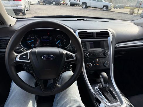Used 2013 Ford Fusion SE FWD image 22