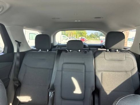 Used 2026 Ford Explorer Active AWD/4WD image 34