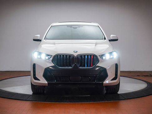 Certified 2024 BMW X6 xDrive40i w/ Premium Package AWD/4WD image 2