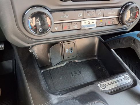 Used 2022 Ford Bronco Wildtrak AWD/4WD image 15