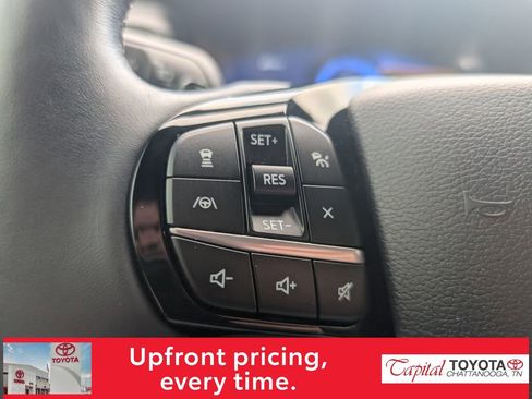 Used 2021 Ford Explorer Platinum w/ Equipment Group 601A image 17