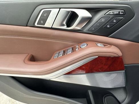 Used 2024 BMW ALPINA XB7 image 21