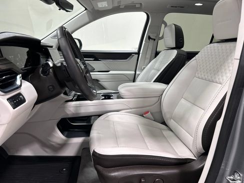 Used 2024 GMC Acadia Denali w/ Super Cruise Package AWD/4WD image 11