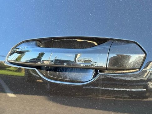 Used 2019 Audi e-tron Premium Plus image 13