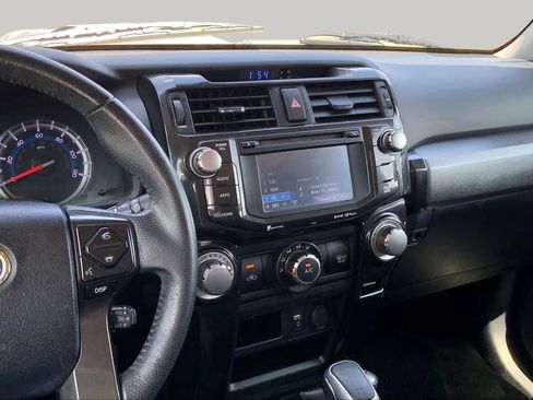 Used 2018 Toyota 4Runner TRD Off-Road Premium AWD/4WD image 7