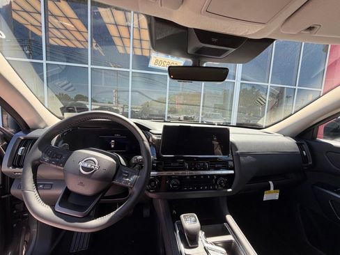 New 2026 Nissan Pathfinder SL AWD/4WD image 10