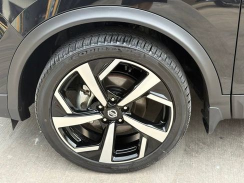 Used 2022 Nissan Rogue Sport SL w/ Premium Package FWD image 10