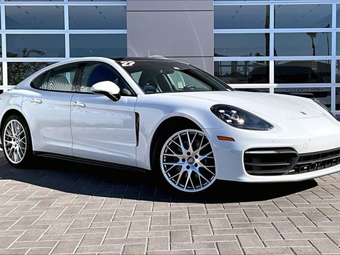 Used 2022 Porsche Panamera image 3