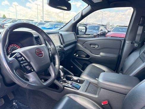 Used 2022 Nissan Frontier PRO-4X AWD/4WD image 12