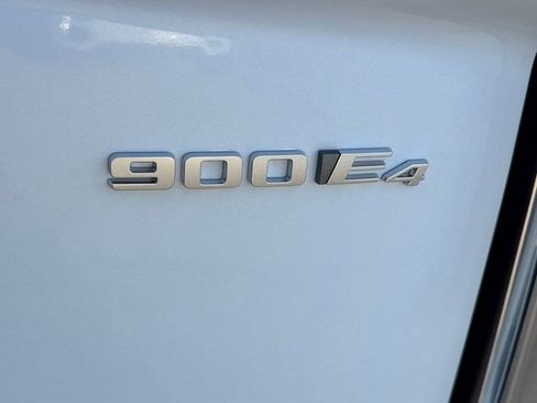 New 2026 Cadillac Vistiq Sport image 7