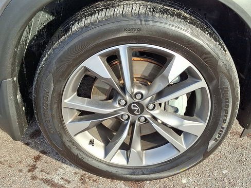 Certified 2025 INFINITI QX60 Luxe image 8