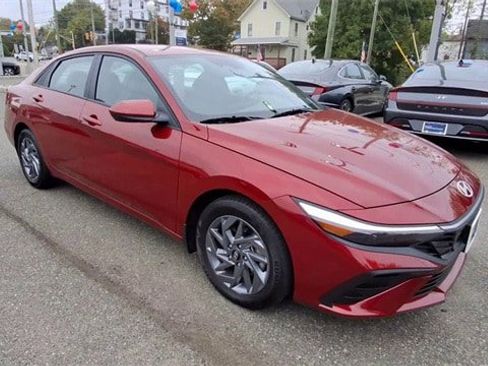 Certified 2024 Hyundai Elantra SEL image 2