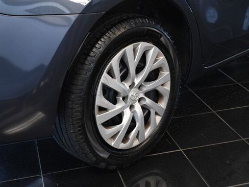 Used 2017 Toyota Corolla LE FWD image 8