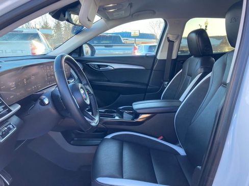Used 2025 Buick Envision Sport Touring image 9
