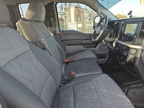 Used 2023 Ford F250 XL w/ XL Chrome Package image 10