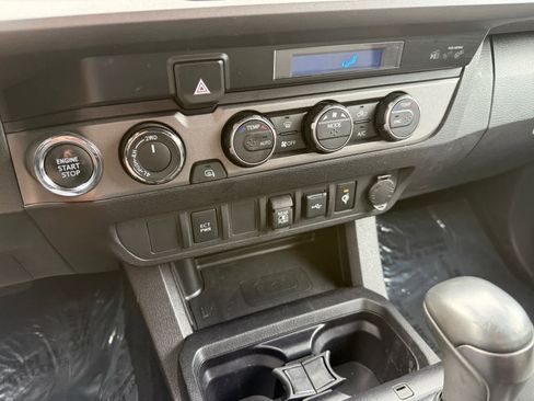 Used 2022 Toyota Tacoma TRD Sport image 19