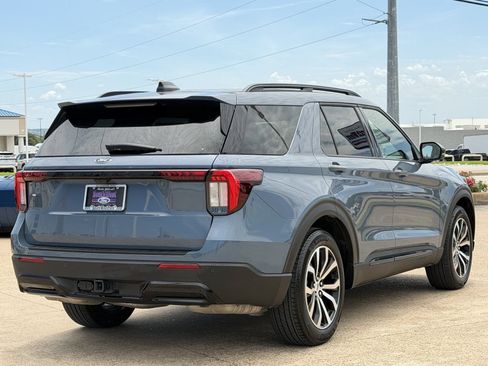 Used 2025 Ford Explorer ST-Line w/ Premium Package RWD image 4