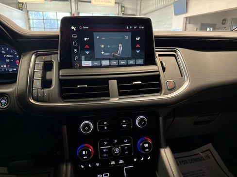 Used 2024 GMC Yukon SLT w/ SLT Luxury Package image 20