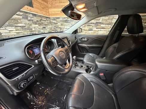 Used 2019 Jeep Cherokee Limited image 10