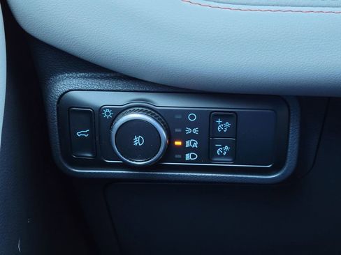 Certified 2025 Ford Explorer Active w/ Active Comfort Package image 27