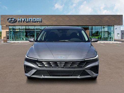 New 2026 Hyundai Elantra SE image 12