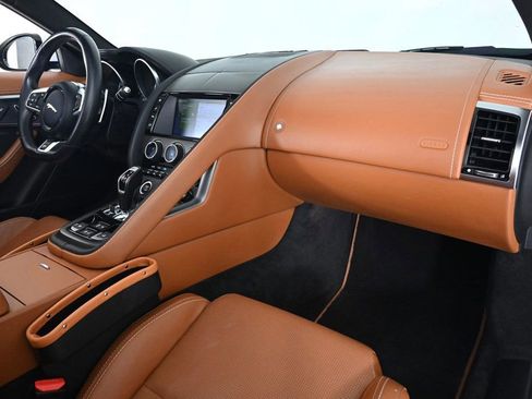 Used 2018 Jaguar F-TYPE R image 15