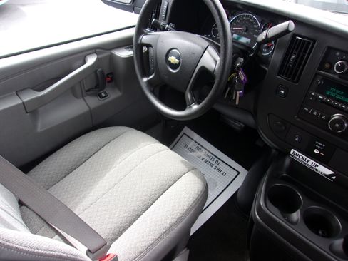 Used 2016 Chevrolet Express 3500 LT w/ LT Preferred Equipment Group image 25