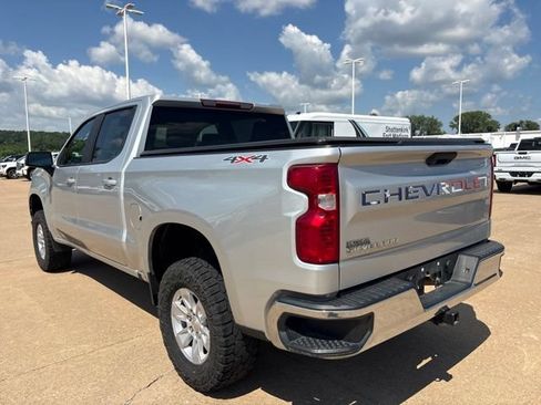 Used 2020 Chevrolet Silverado 1500 LT AWD/4WD image 6