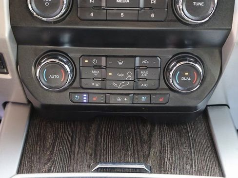 Used 2020 Ford F250 Lariat w/ Lariat Value Package AWD/4WD image 31