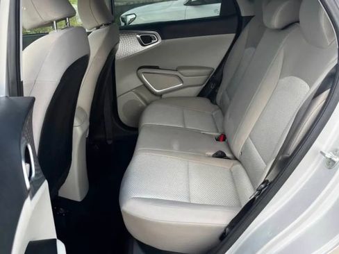 Used 2021 Kia Soul LX FWD image 12