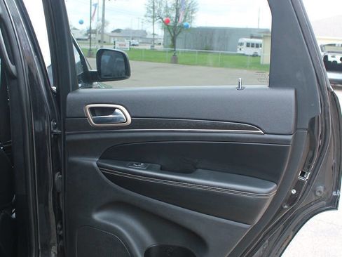 Used 2016 Jeep Grand Cherokee Limited w/ Trailer Tow Group IV image 19