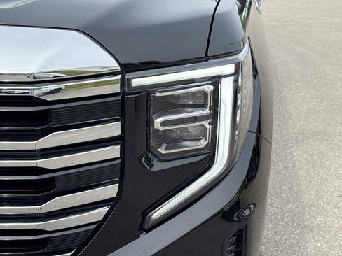 Certified 2024 GMC Sierra 1500 SLT w/ SLT Premium Plus Package AWD/4WD image 11