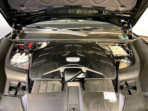 Certified 2023 Porsche Cayenne AWD/4WD image 32