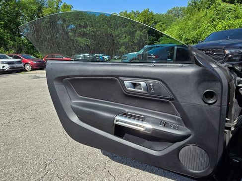 Used 2019 Ford Mustang GT RWD image 19