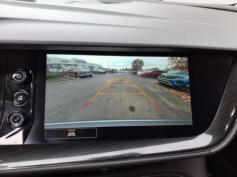 Used 2023 Buick Envision Essence image 23