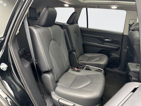Used 2024 Toyota Grand Highlander AWD image 19