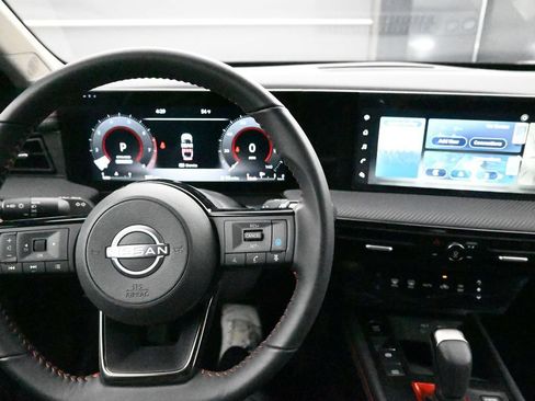 Certified 2025 Nissan Kicks SR AWD/4WD image 18