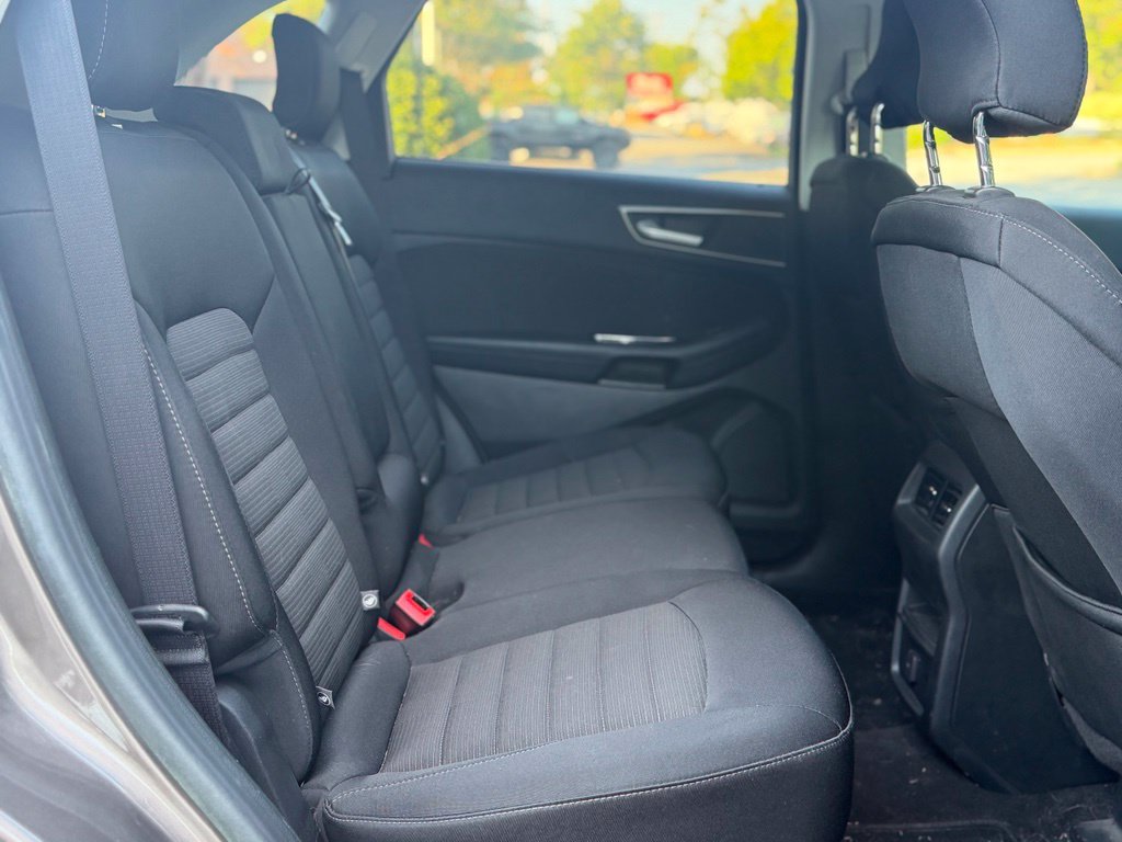 Used 2019 Ford Edge SEL FWD image 18
