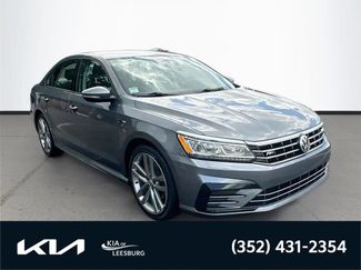 Used 2018 Volkswagen Passat 2.0T R-Line w/ R-Line Lighting Package FWD video 1