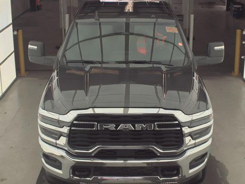 Used 2025 RAM 2500 Big Horn AWD/4WD image 3
