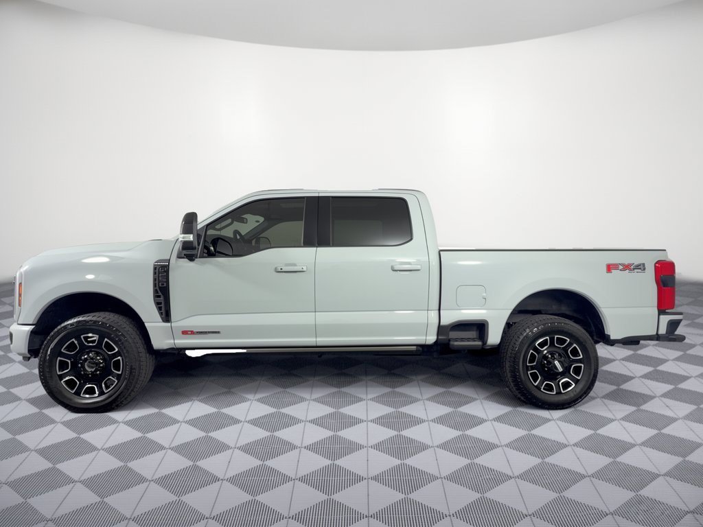 Used 2025 Ford F250 Platinum AWD/4WD image 2