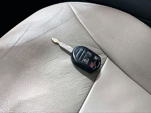 Used 2013 Ford Edge SEL FWD image 12