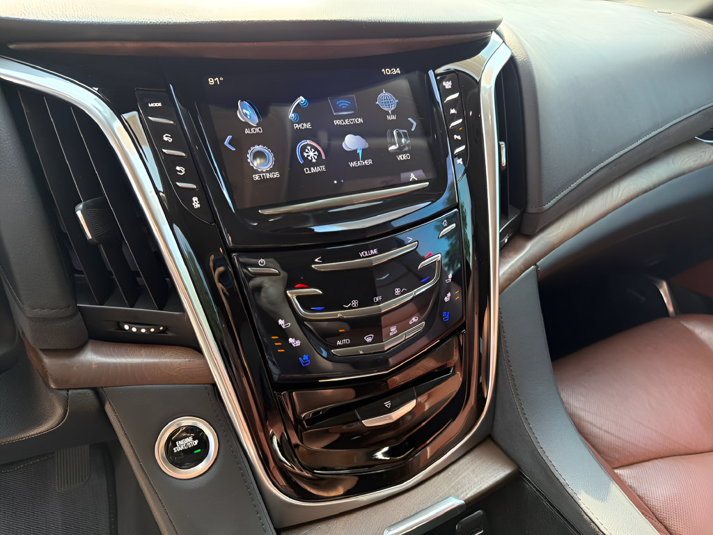 Used 2020 Cadillac Escalade Premium Luxury RWD image 29