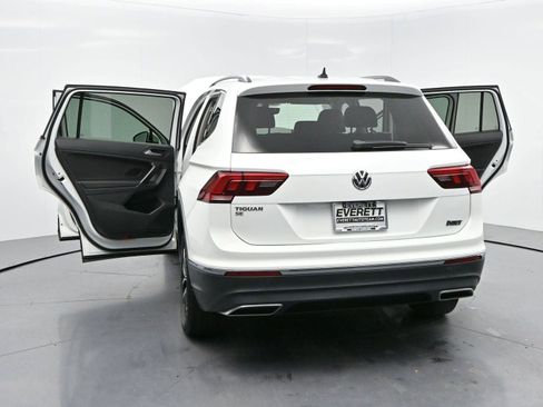 Used 2021 Volkswagen Tiguan SE image 36