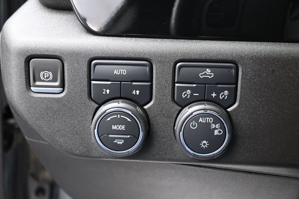 Used 2023 Chevrolet Silverado 1500 LT AWD/4WD image 12